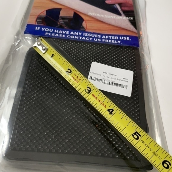 Fanquexy Anti Slip Black Triangle reusable washable Corner Fat Rug Grip set of 8 - Picture 2 of 6